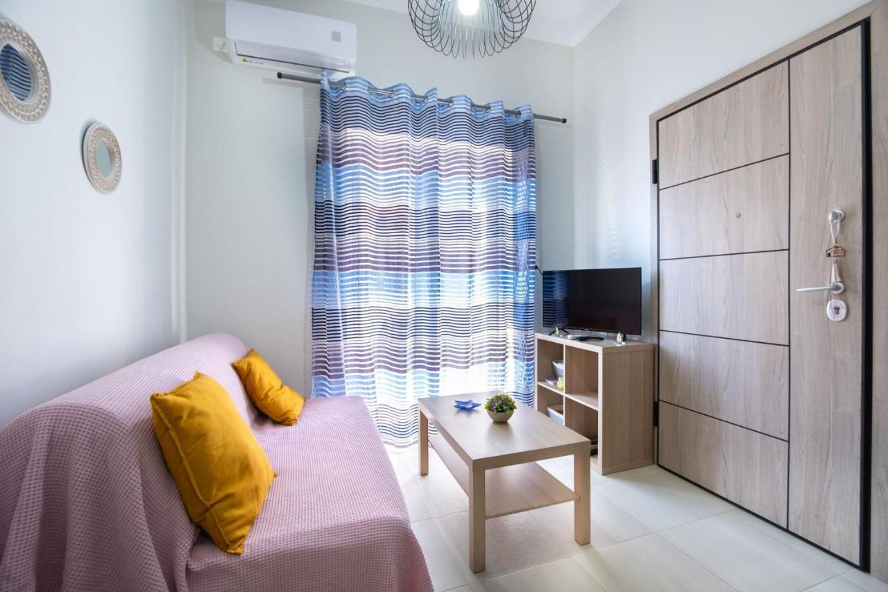 Joyfull Apartment In พีเรียส ภายนอก รูปภาพ